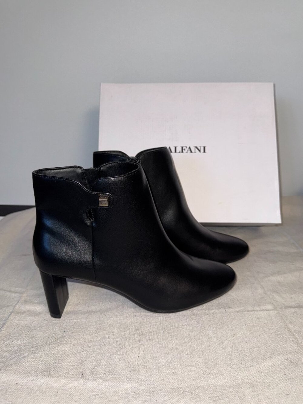 NIB Alfani 9 Women’s PAAM Faux Leather Sleek Booties Black Boots